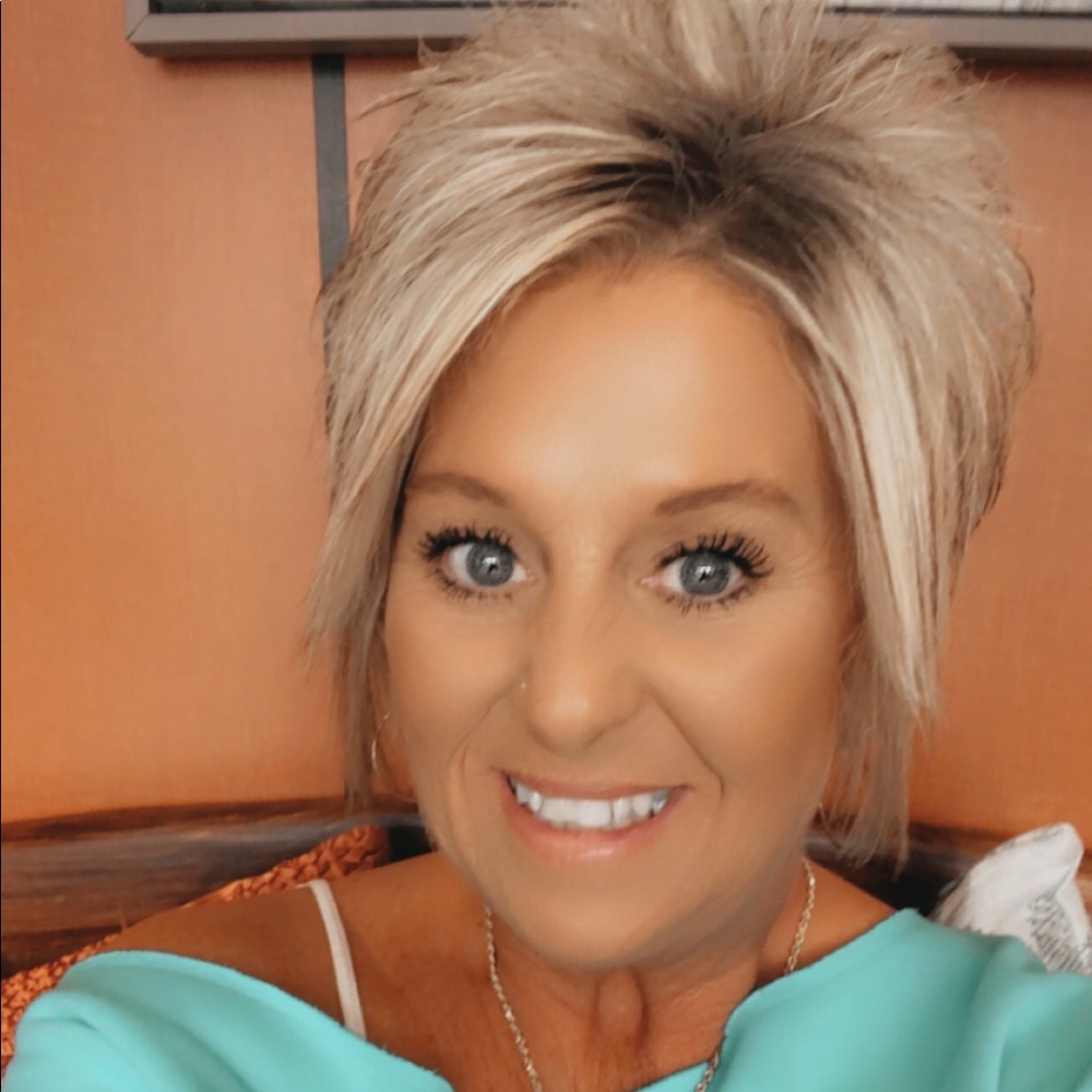 Meet your Posher, Mitzy